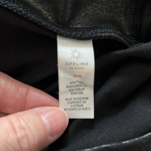 Offline By Aerie Black Shiny Women’s Leggings 1102 - Picture 4 of 5